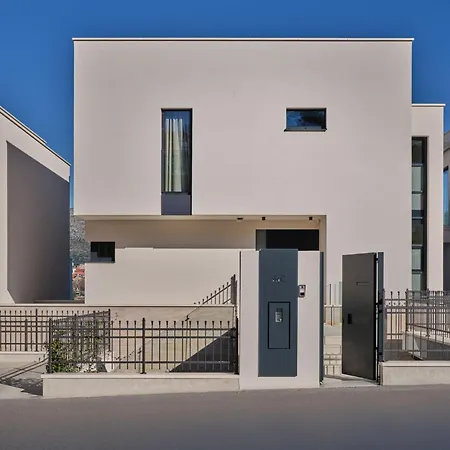 Mistral By Interhome Apartmán